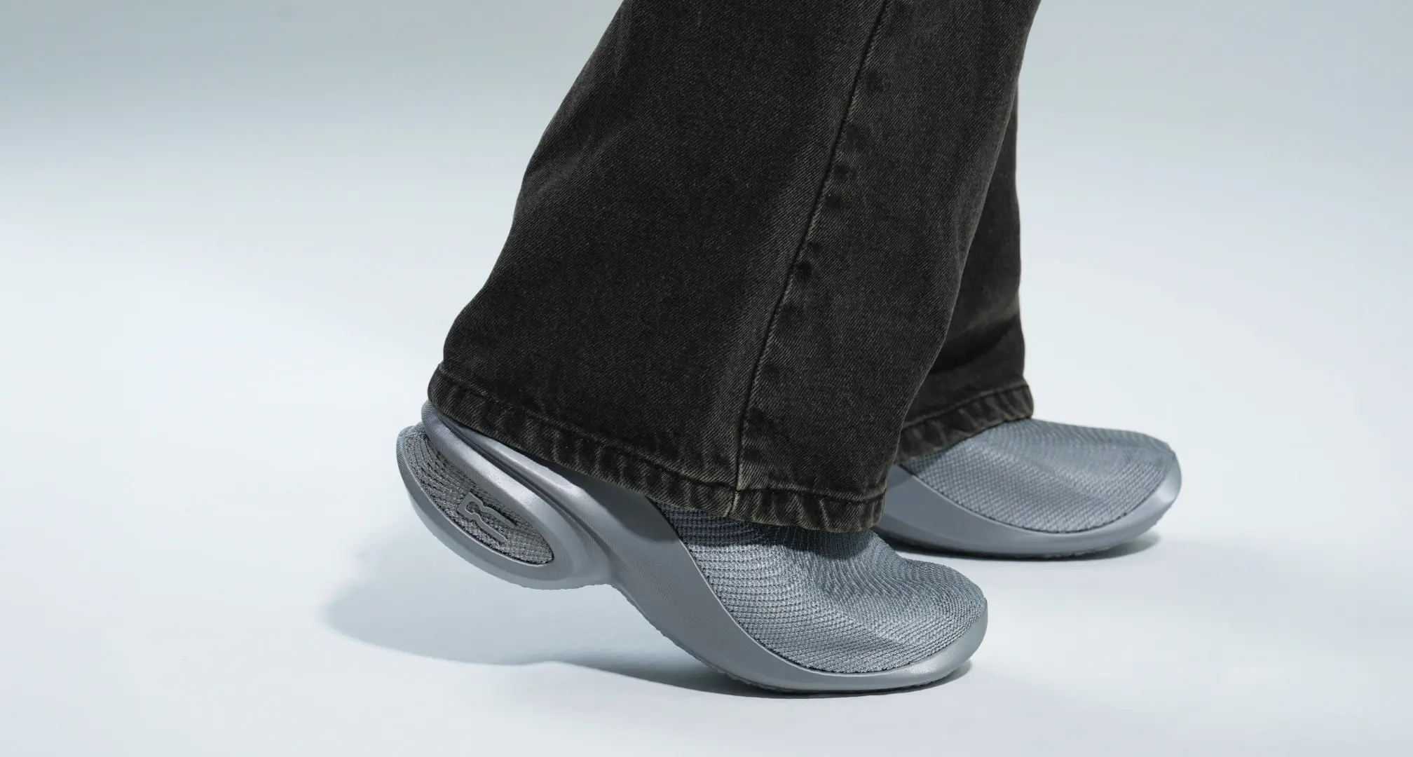 Кроссовки из TPU